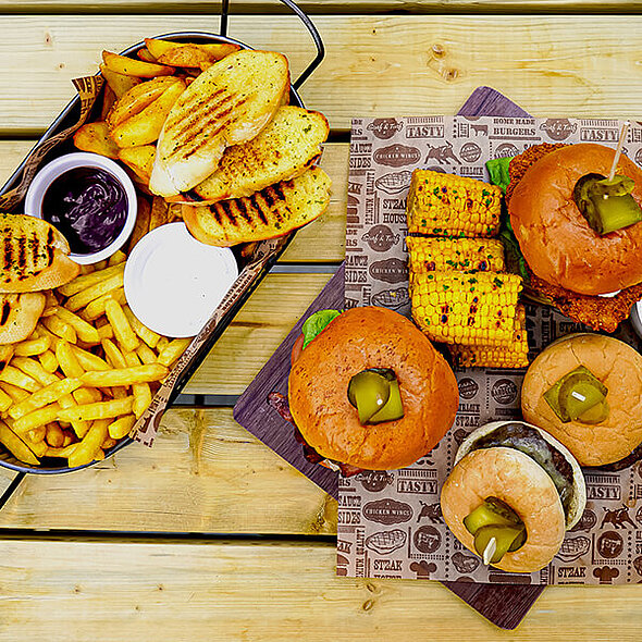 burger sharing board