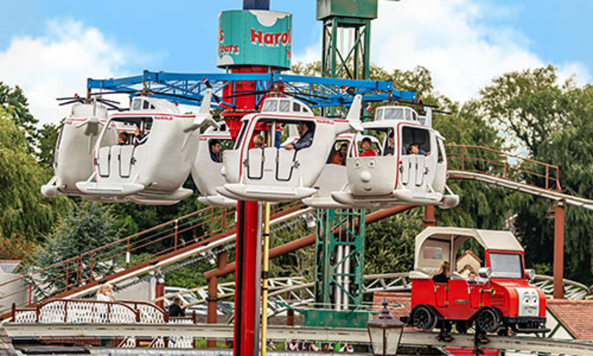 Harolds Helicoper Tour with Winstons in the background